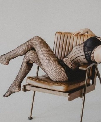 Дина, 19